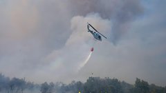 Ob obsežnih požarih v Los Angelesu se spominjamo ene največjih naravnih katastrof pri nas: grozljive podobe še zdaj burijo duhove (FOTO)