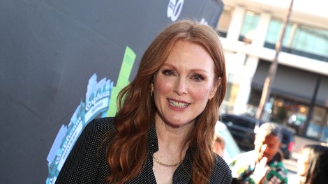 Julianne Moore kot najstnica naredila napako, katere posledice vidno nosi še danes