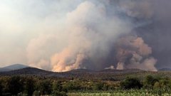 Ob obsežnih požarih v Los Angelesu se spominjamo ene največjih naravnih katastrof pri nas: grozljive podobe še zdaj burijo duhove (FOTO)