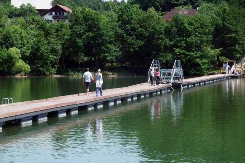 Mlad moški na Šmartinskem jezeru ustvaril preplah (foto: Facebook/Radi imamo Celje)