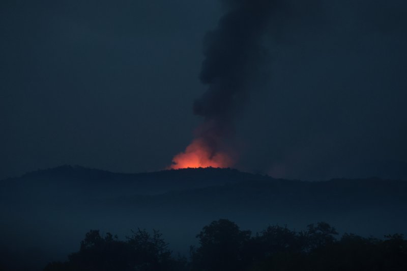 Minula noč gasilcem na Krasu ni prinesla miru (foto: Bobo)