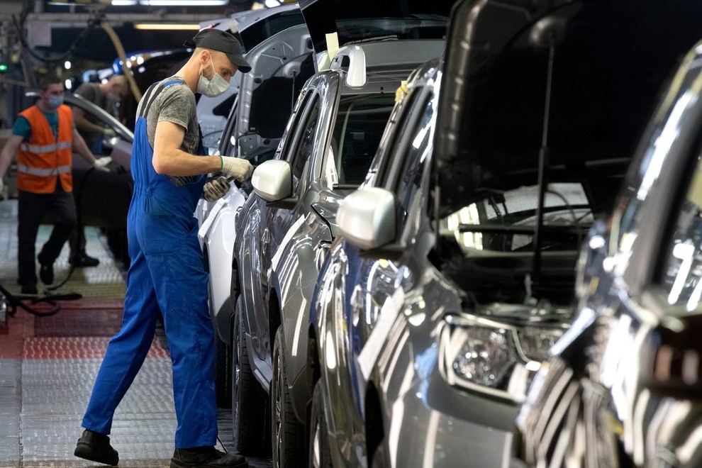 Avtomobilska industrija na pragu velike revolucije: lahko Toyota in Volkswagen res trepetata?