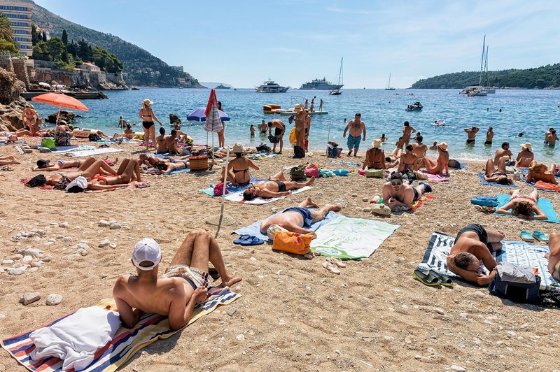 Hrvati z rekordnimi turistični prihodki: koliko denarja so turisti že pustili pri sosedih? (foto: Profimedia)