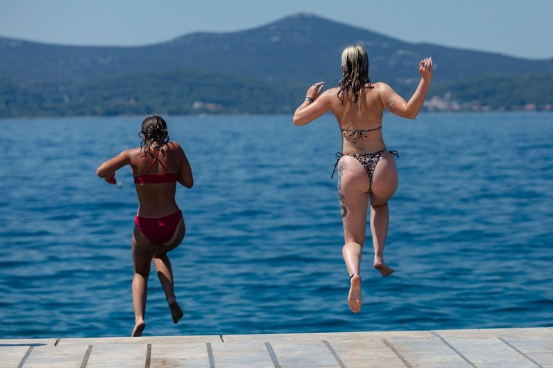 Fiziki izračunali najvišjo višino, s katere lahko skočite v morje in preživite (foto: Profimedia)