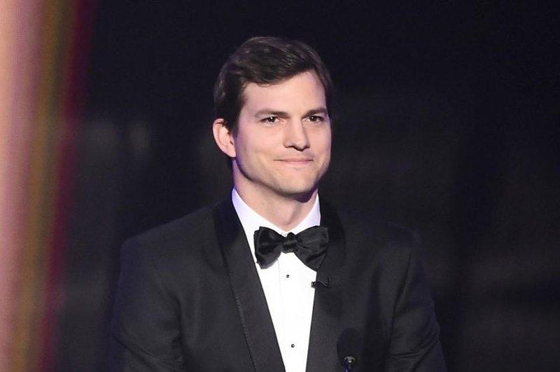 Hollywoodski igralec Ashton Kutcher po hudi bolezni: "Srečo imam, da sem še živ ..." (foto: Profimedia)