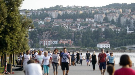 Na Obali si manejo roke: tak turistični obisk so zabeležili!