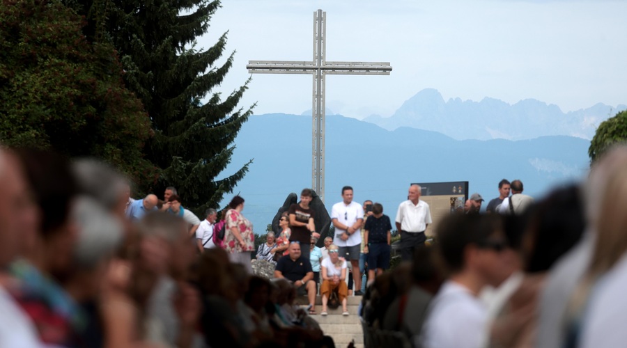 Po dveh epidemičnih letih ob tokratnem prazniku več romarjev: poziv k prizadevanju za sožitje, prizadevanje in mir (foto: Bobo)