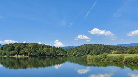 Na tem slovenskem jezeru se obetajo številne NOVOSTI!