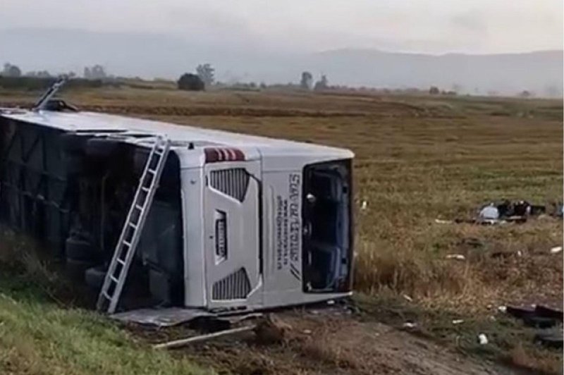 Tragičen konec dopusta: na poti iz Grčije v hudi nesreči umrla ena oseba (foto: Nova.rs/posnetek zaslova)