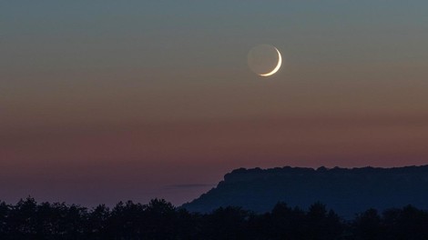 Kaj prinaša zadnji poletni mlaj in kateri astroznaki bodo začutili harmonijo?