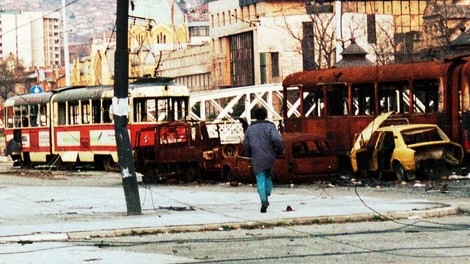 Šokanten film slovenskega režiserja: "Bogati tujci so plačevali, da bi ubijali ljudi v obkoljenem Sarajevu."