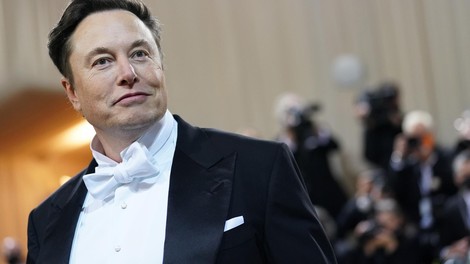 Elon Musk ustvaril popolno zmedo na Twitterju: modre kljukice niso več plačljive