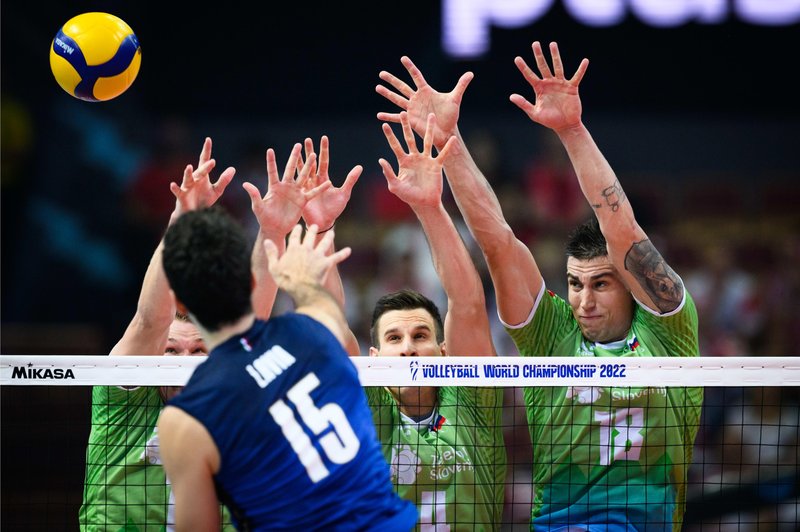 Hladna prha za slovenske odbojkarje! Kljub požrtvovalni igri se niso uvrstili v finale svetovnega prvenstva (foto: FIVB)