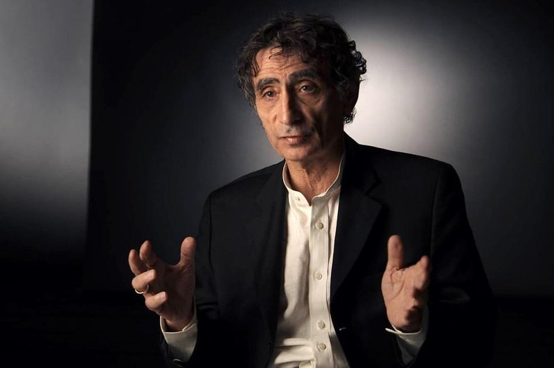 Dr. Gabor Maté: "Za bolj zdravo družbo moramo zavreči MIT o NORMALNOSTI!" (foto: profimedia)