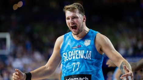 Oboževalci trepetajo zaradi Dončićevega zvitega gležnja, bo košarkarski as še lahko zaigral na EuroBasketu?