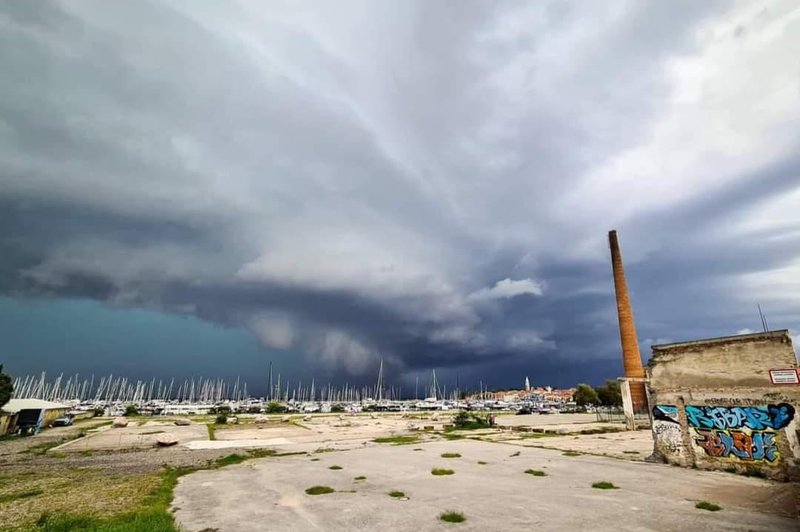 Državo zajelo neurje z močnimi nalivi: klesti tudi toča! (foto: Facebook/Neurje.si/Sandi Morgan)