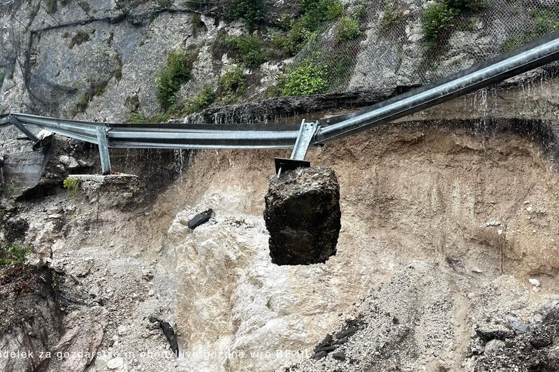 Strašne FOTOGRAFIJE: hudourniki na Kobariškem in Bovškem rušijo ceste (foto: Facebook/Varstvo pred hudourniki, erozijo in plazovi)