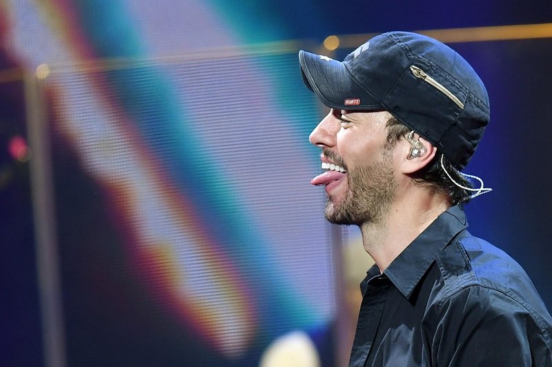 (VIDEO) Enrique Iglesias s strastno zahvalo oboževalki, ki bi si je zagotovo zaželela še katera druga (foto: Profimedia)