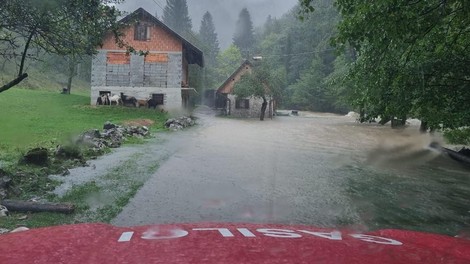 (OCENA ŠKODE) Vodna ujma konec prejšnjega tedna močno prizadela dve občini, ki sami ne zmoreta sanacije