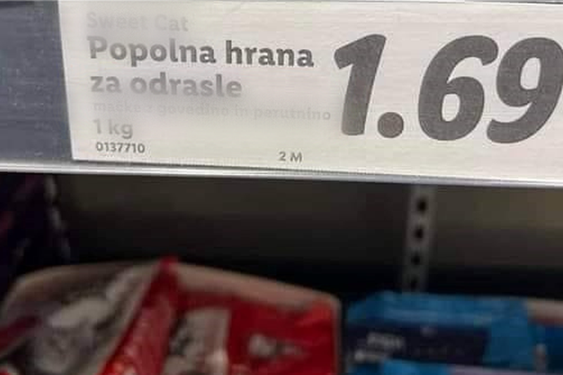 Bizarno: v trgovini prodajajo "popolno hrano za odrasle" (foto: Facebook/Uros Majerle/fotomontaža)