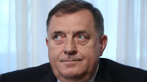 Milorad Dodik o tem, zakaj ne pije sarajevske vode: "Bojim se, da me hočejo zastrupiti"