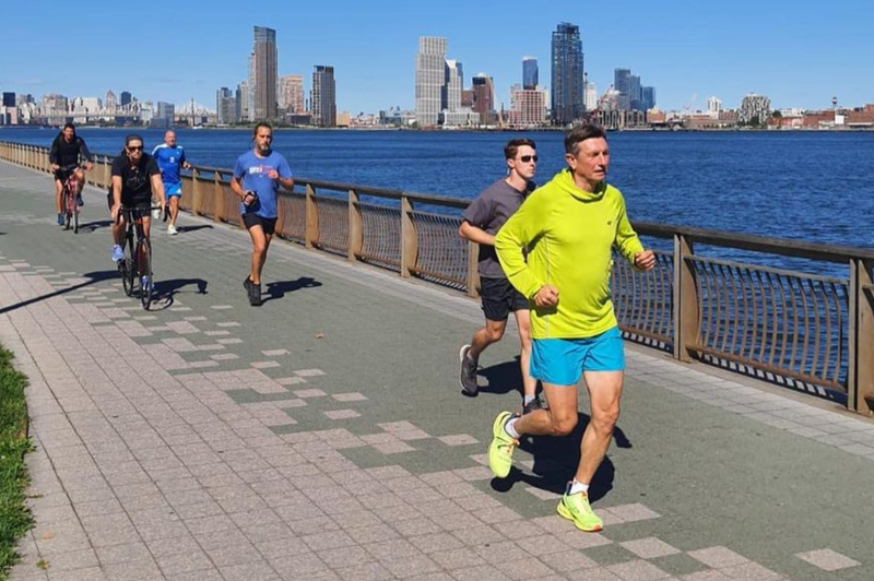 Borut Pahor na tradicionalnem teku po New Yorku: spremljali so ga "super ameriški varnostniki" (foto: Instagram/Borut Pahor)