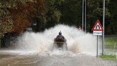 Deževju ni videti konca! Razkrivamo, v katerem delu Slovenije bo v naslednjih 24 urah najhuje