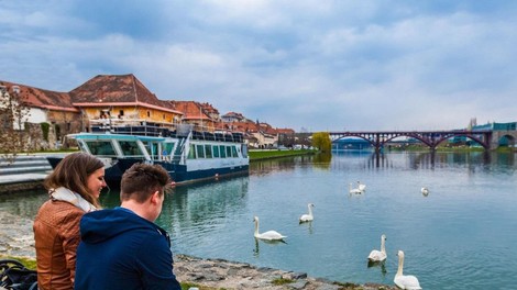 Oče zabodenega mladoletnika razkril MOTIV za napad: njegove besede vas bodo pretresle