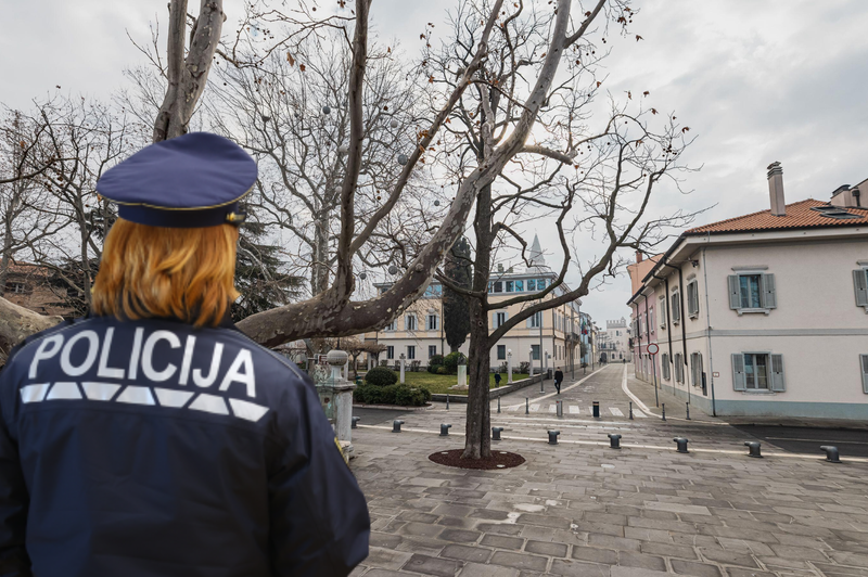 V okolici Kopra odjeknila močna eksplozija: pok slišali po več okoliških vaseh (foto: Profimedia/Borut Živulovič/Bobo/fotomontaža)