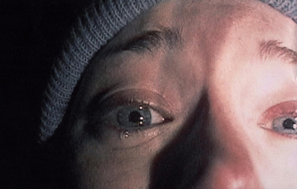 Na drugo mesto smo uvrstili kultno grozljivko Čarovnica iz Blaira (The Blair Witch Project ) iz leta 1999, ki je …