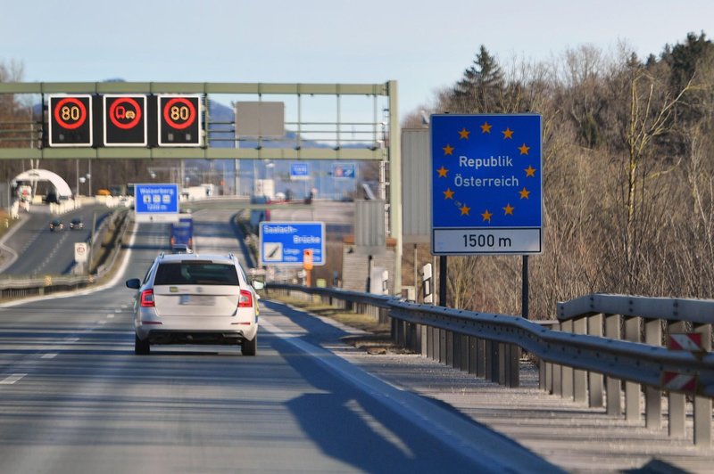 Če se veliko vozite po Avstriji, pozor: sosedi bodo zvišali ceno vinjet, poglejte, za koliko (foto: Profimedia)