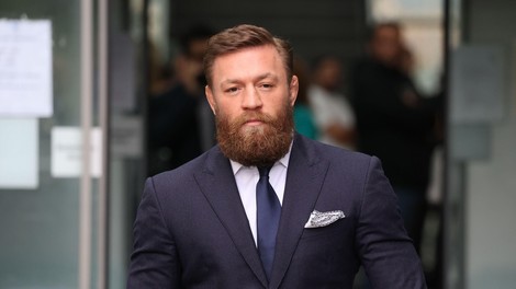 Bi ga prepoznali? Slavni Conor McGregor si je pobril brado: navijači ne morejo verjeti, da je to on