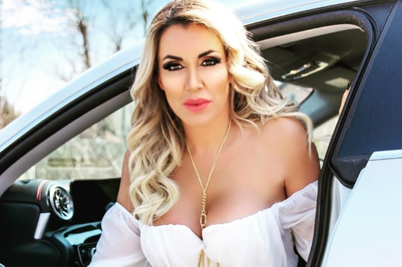 FOTO: Carmen Osovnikar se je od frizerja vrnila čisto drugačna (foto: Instagram/Carmen Osovnikar)