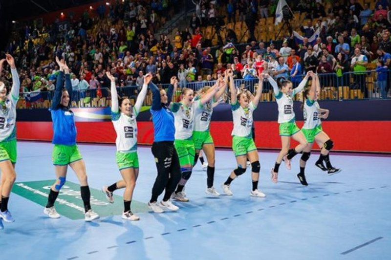 Rokometna zveza se brani pred obtožbami iz Srbije: snemali so rojstnodnevno presenečenje, ne treninga (foto: EHF)