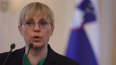 Pirc Musarjeva ni še niti prevzela predsedniške funkcije, pa že dviguje prah v tujini