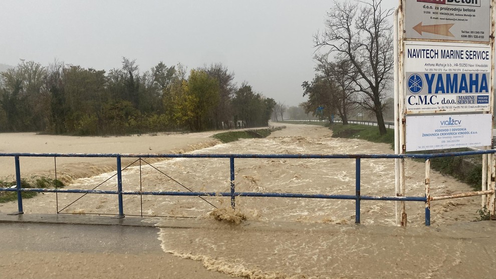 Ocena škode bo znana, ko se razmere umirijo in bodo pristojni laže ocenili, kaj vse je bilo uničeno.