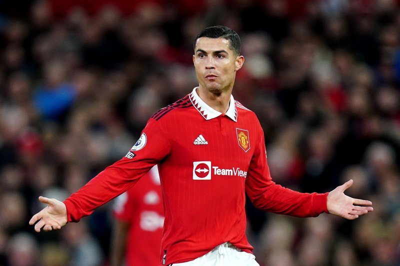 Cristiano Ronaldo nemudoma zapušča Manchester United (foto: Profimedia)