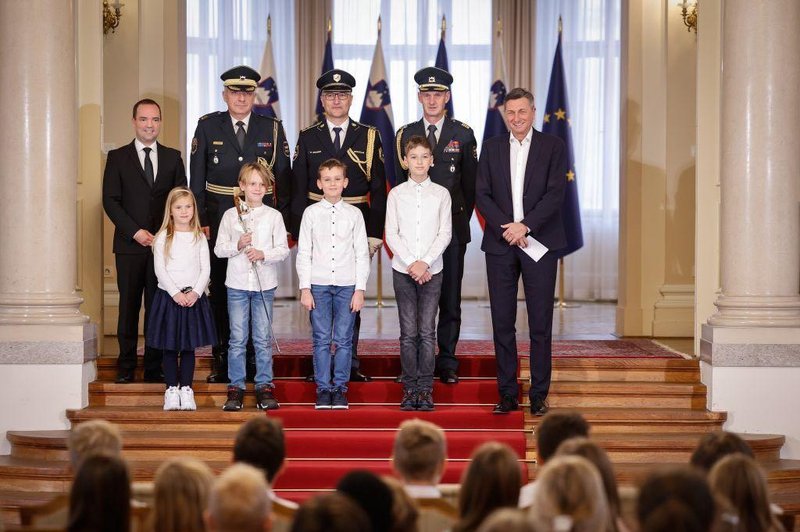 Boruta Pahorja so navdušili otroci: poglejte, kakšno presenečenje jim je pripravil (foto: STA/Nebojša Tejić)