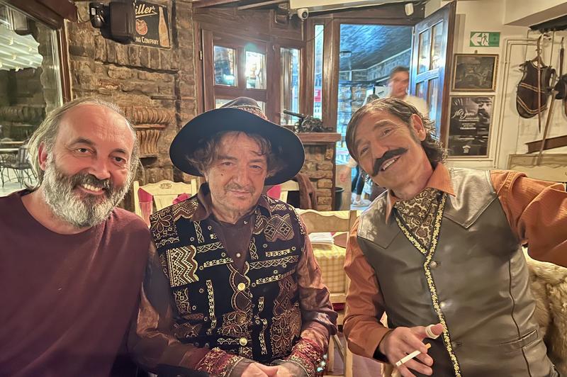 Pred koncertom z Bijelo dugme Goran Bregović o tem, kje išče navdih: "To je kot zobna pasta - pritiskati morate, da pride kaj ven." (foto: osebni arhiv Gorana Bregovića)