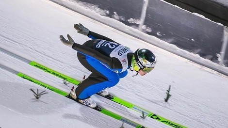 Lepa športna nedelja: medaljo osvojila še naša skakalka