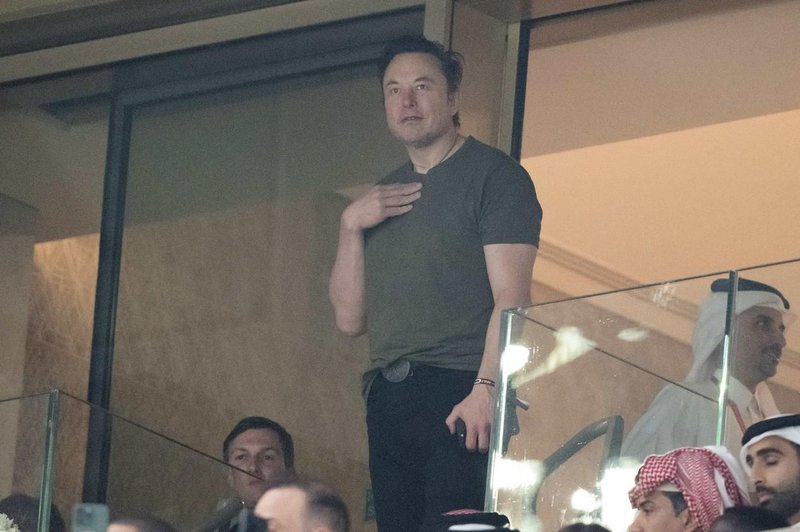 Elon Musk povsem RESNO v anketi sprašuje uporabnike modre ptice: "Naj odstopim kot šef Twitterja?" (foto: profimedia)