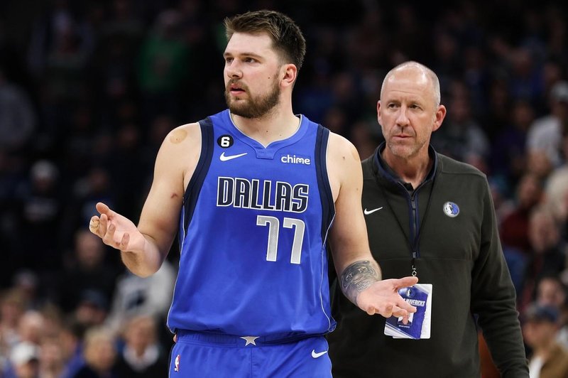 (VIDEO) Dramatična noč v ligi NBA: Luka Dončić izključen, na parketu celo njegov trener (nekaj pa se je zgodilo prvič v sezoni) (foto: Profimedia)