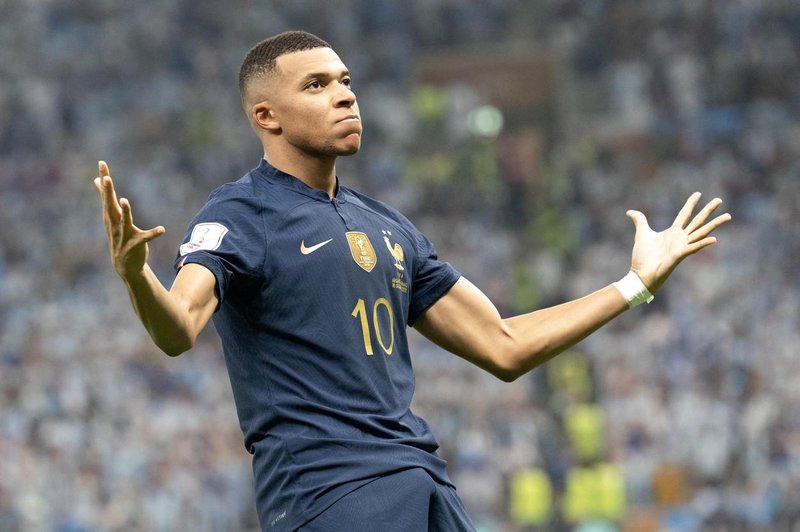 Kakšen Dubaj, kakšno poležavanje ob morju?! Kylian Mbappe dokazal, da uspeh ni naključje, marveč trdo garanje, polno odrekanja (foto: Profimedia)