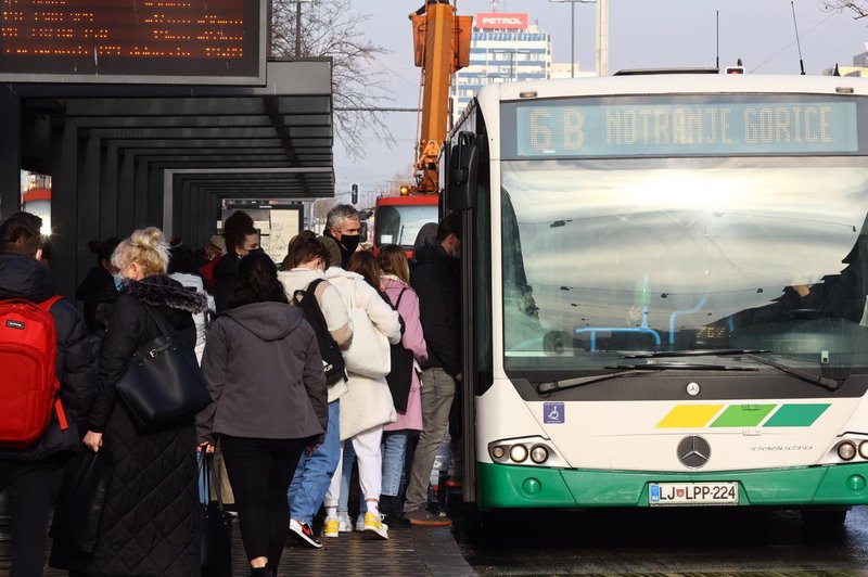 V katerem slovenskem mestu najdlje čakamo na avtobus? (foto: Borut Živulovič/Bobo)