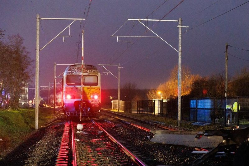 Drama v Srbiji: grozljiv posnetek širjenja oblaka amonijaka, ki je po iztirjenju vlaka zastrupil več ljudi (foto: Profimedia)