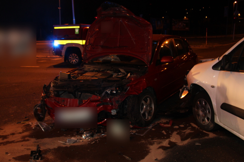 V prometni nesreči na območju Kranja več poškodovanih: povzročitelj pod vplivom alkohola (foto: PU Kranj)