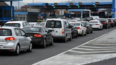 Noro: za vstop na Hrvaško čakajo več kot 10 ur (FOTO)