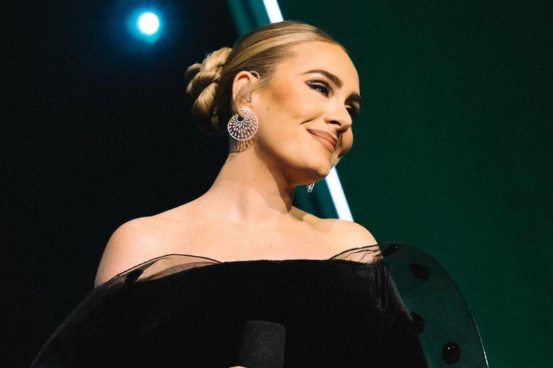 Adele spregovorila o resnih zdravstvenih težavah: zgodilo se ji je medtem, ko je kihnila (foto: Instagram/Adele)