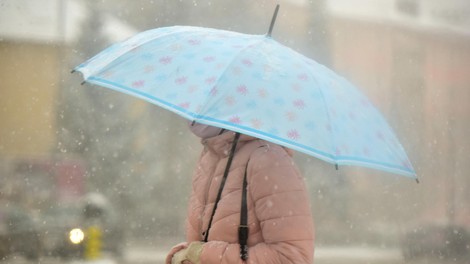 Nad naše kraje prihaja hladnejša fronta: snežilo bo