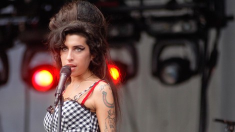 Snemajo biografski film o Amy Winehouse. Poglejte, kdo jo igra in ali sta si podobni (FOTO)